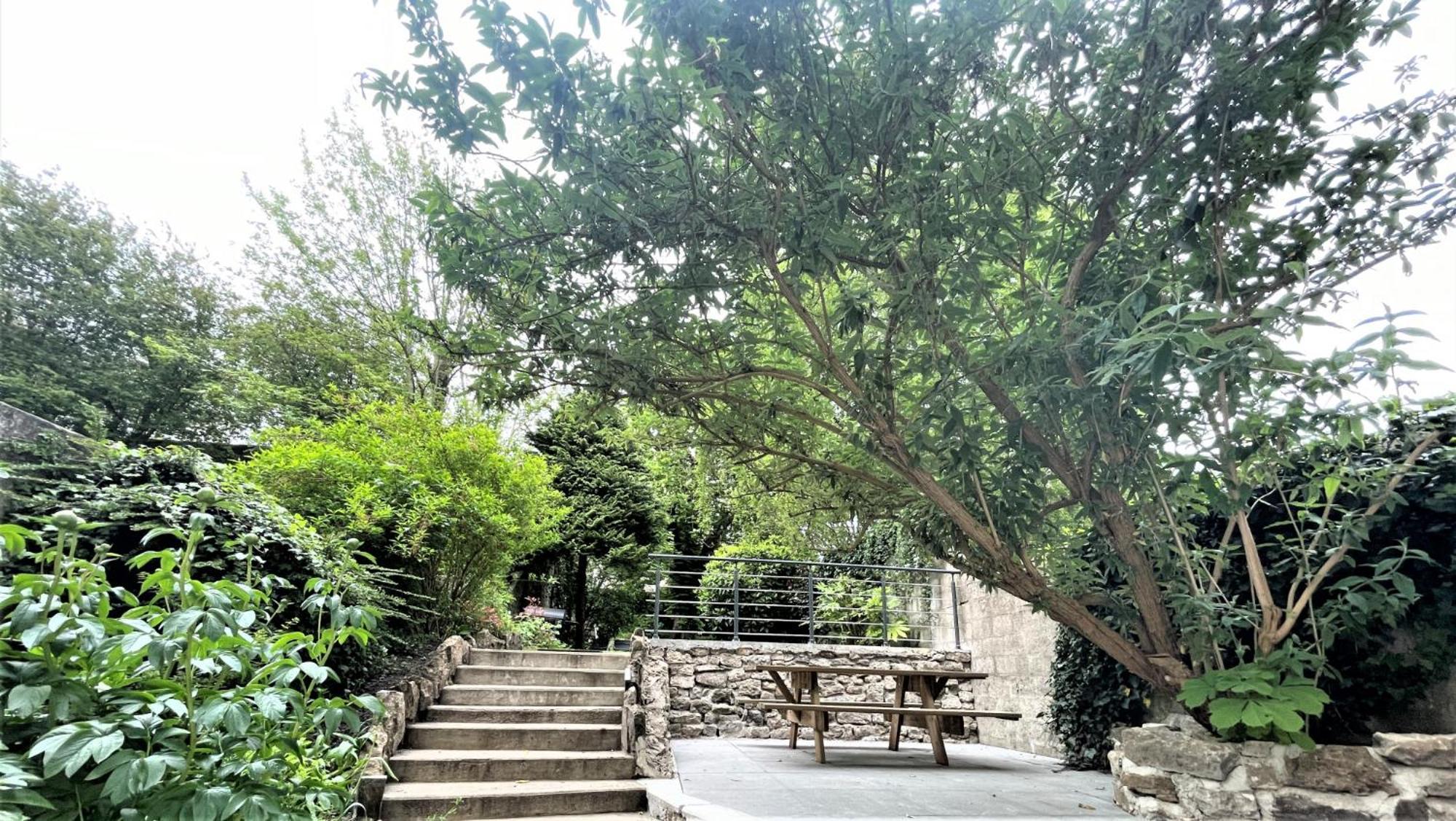 Au Jardin De La Basilique Boulogne-sur-Mer Exterior foto